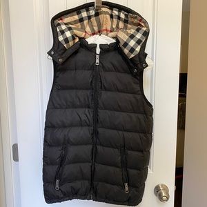 Burberry black quilted puffer vest with hood